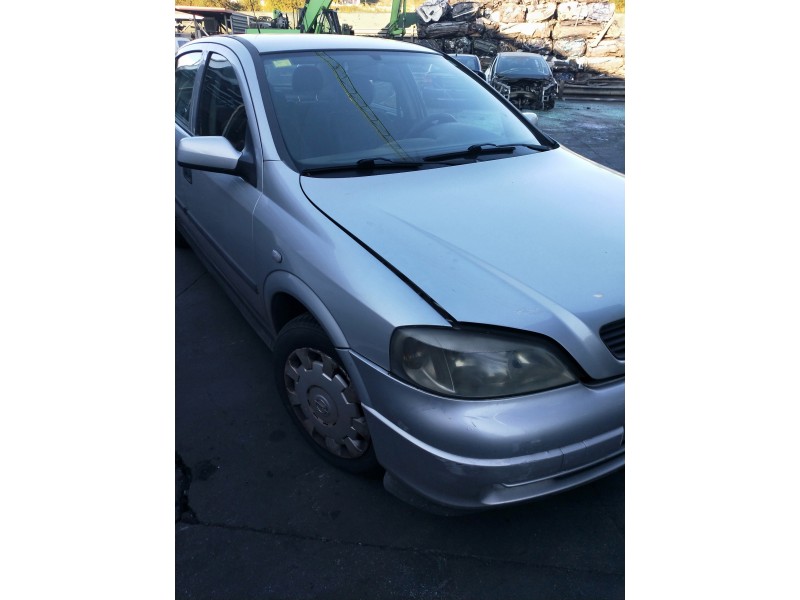 opel astra g berlina del año 2002