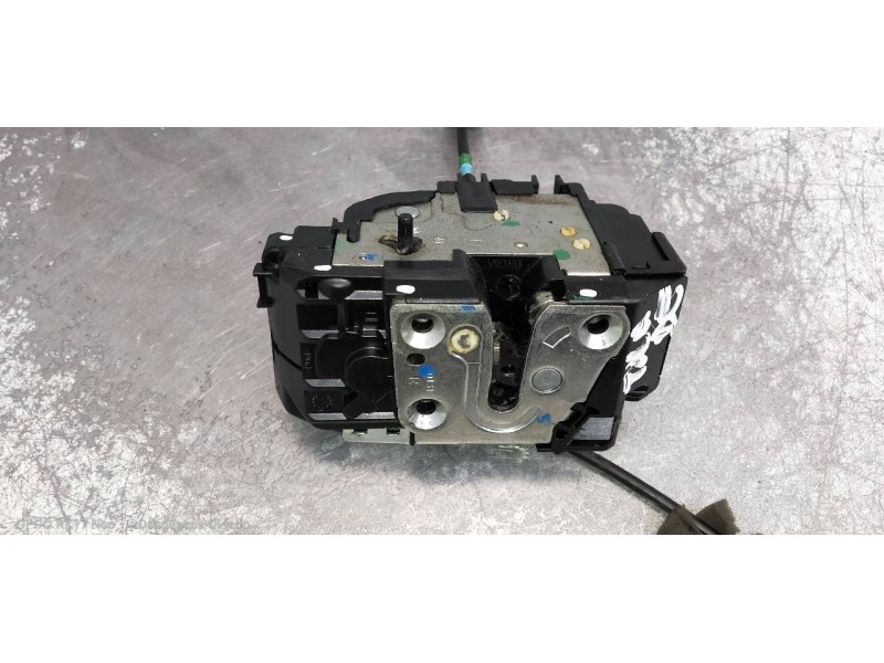 Recambio de motor cierre centralizado trasero derecho para nissan note acenta referencia OEM IAM   