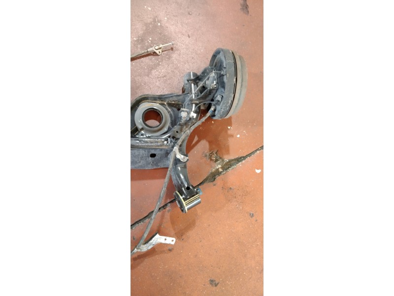 Recambio de puente trasero para nissan note acenta referencia OEM IAM ABS  