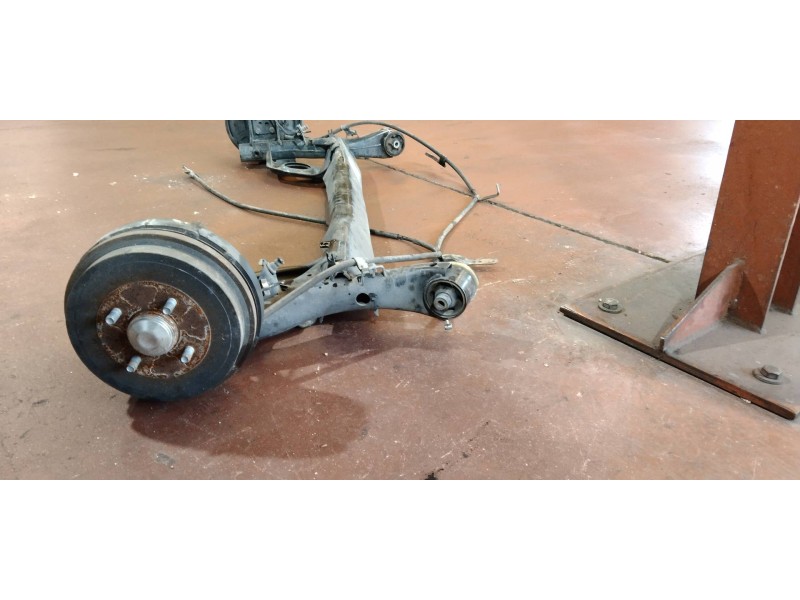 Recambio de puente trasero para nissan note acenta referencia OEM IAM ABS  