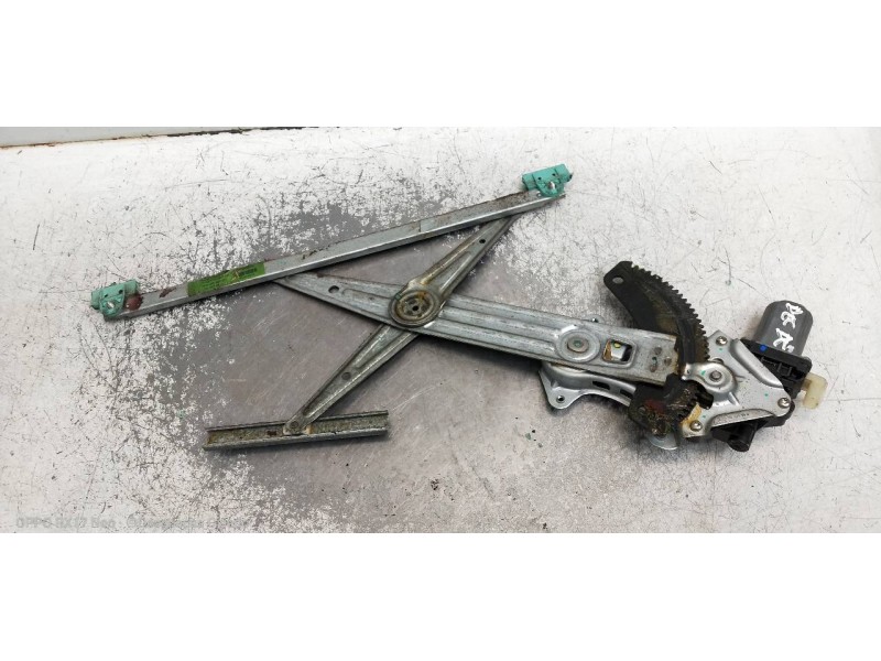 Recambio de elevalunas delantero derecho para nissan note acenta referencia OEM IAM 807003BB0A 827301HB1A 5P