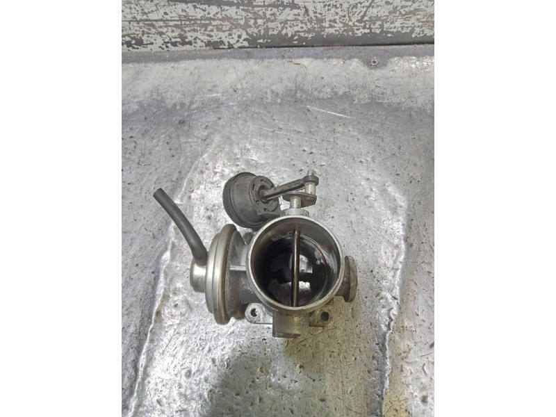 Recambio de caja mariposa para volkswagen lt caja cerrada / combi (mod. 1997) lt 35 caja cerrada referencia OEM IAM 074129637B  