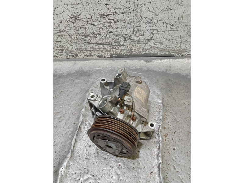 Recambio de compresor aire acondicionado para nissan note acenta referencia OEM IAM 926003VA5B  