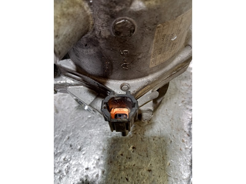 Recambio de compresor aire acondicionado para nissan note acenta referencia OEM IAM 926003VA5B  