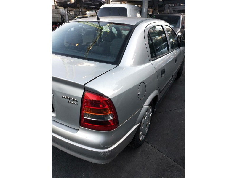 opel astra g berlina del año 2002