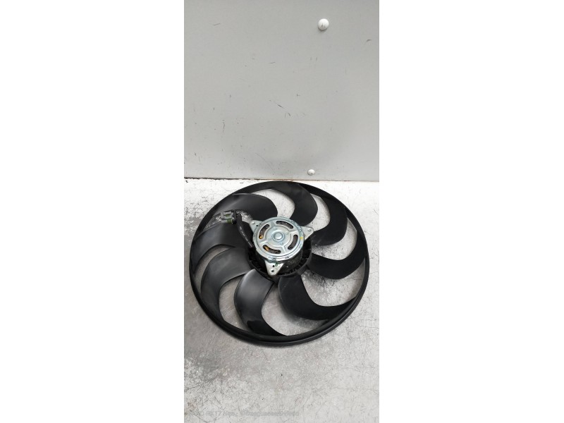Recambio de electroventilador para volvo v40 basis referencia OEM IAM 30171204  
