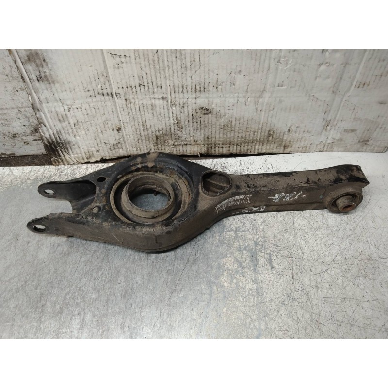 Recambio de brazo suspension inferior trasero derecho para kia cee´d drive referencia OEM IAM 55220A6100  