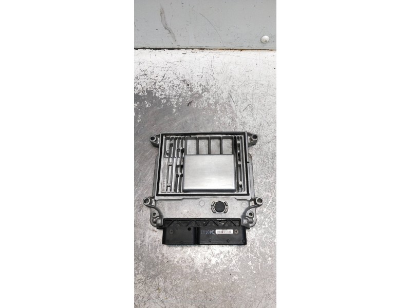 Recambio de centralita motor uce para hyundai i30 1.4 cat referencia OEM IAM 391122B140 9030933404A1 