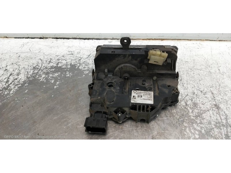 Recambio de motor cierre centralizado delantero izquierdo para opel corsa d 1.3 16v cdti cat (z 13 dth / l4i) referencia OEM IAM