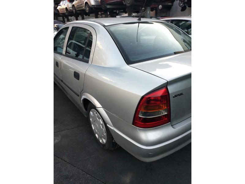 opel astra g berlina del año 2002