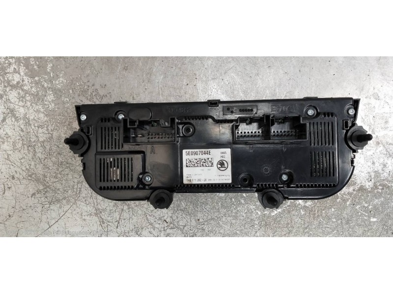 Recambio de mando calefaccion / aire acondicionado para skoda octavia combi (5e5) ambition referencia OEM IAM 5E0907044E  