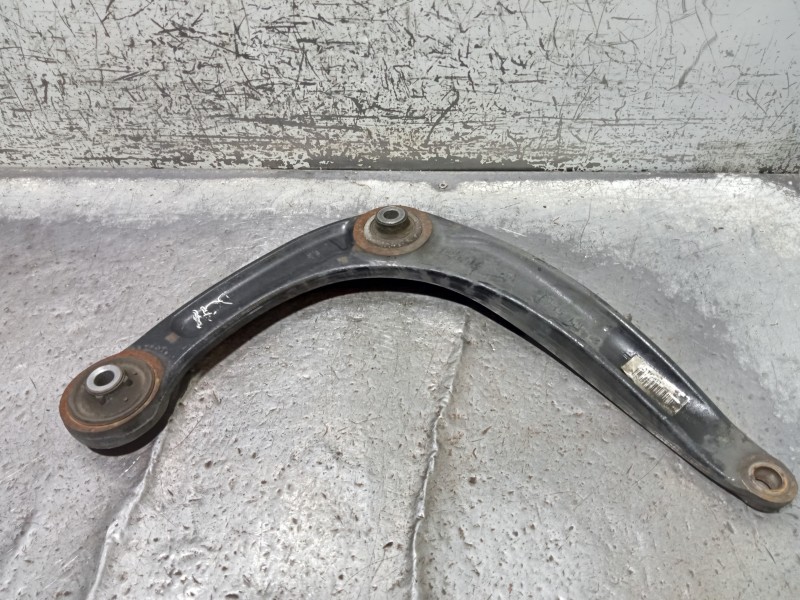 Recambio de brazo suspension inferior delantero derecho para peugeot 5008 confort referencia OEM IAM   