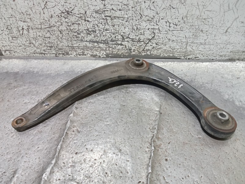 Recambio de brazo suspension inferior delantero izquierdo para peugeot 5008 confort referencia OEM IAM   