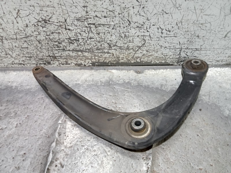 Recambio de brazo suspension inferior delantero izquierdo para peugeot 5008 confort referencia OEM IAM   