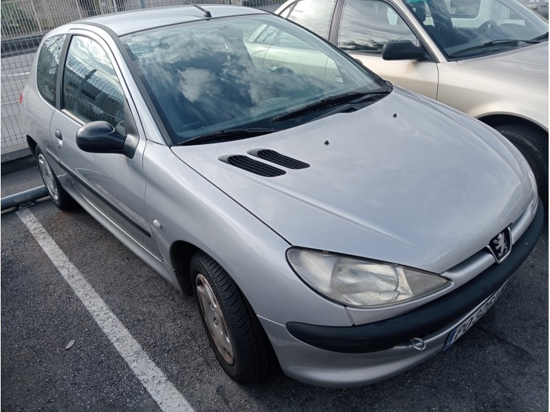 peugeot 206 berlina del año 1999