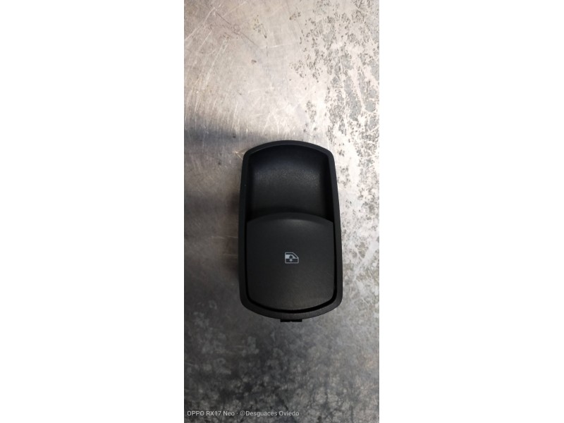 Recambio de mando elevalunas delantero derecho para opel corsa d 1.3 16v cdti cat (z 13 dth / l4i) referencia OEM IAM 13189333  