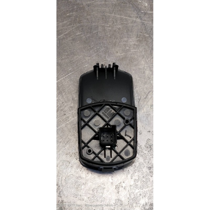 Recambio de mando elevalunas delantero derecho para opel corsa d 1.3 16v cdti cat (z 13 dth / l4i) referencia OEM IAM 13189333  