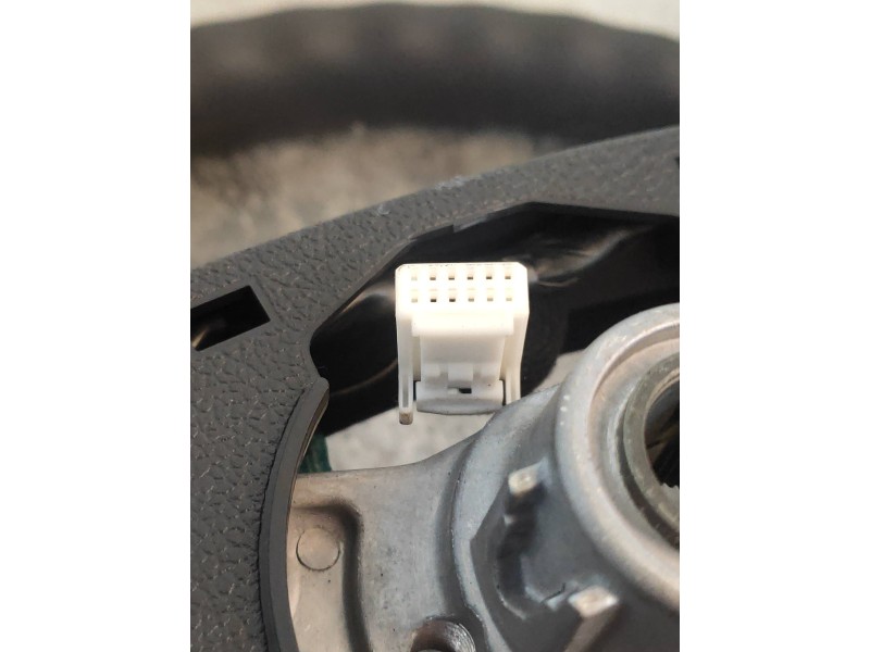 Recambio de volante para kia rio basic referencia OEM IAM 1205160314  