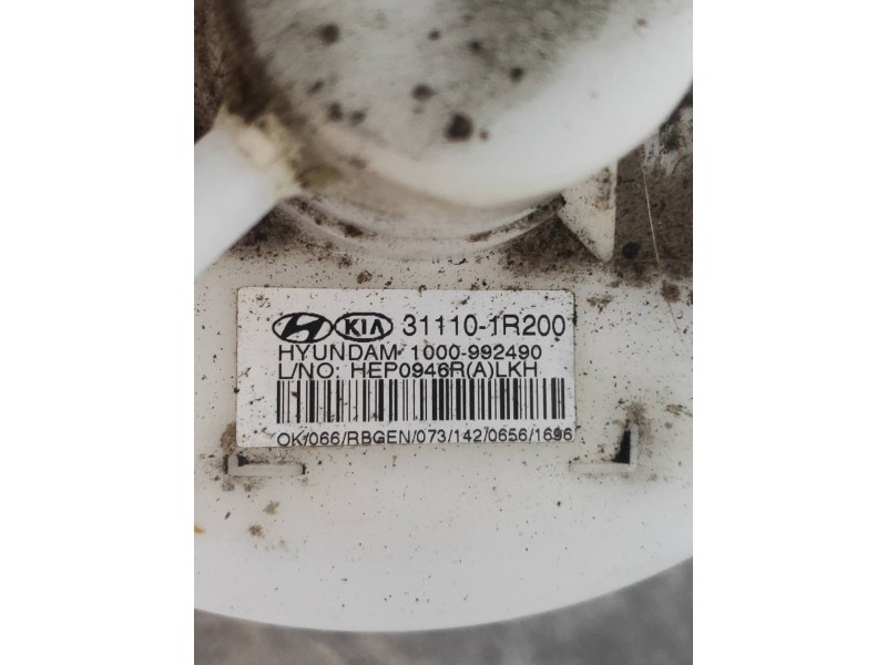 Recambio de bomba combustible para kia rio basic referencia OEM IAM 311101R200 1000992490 