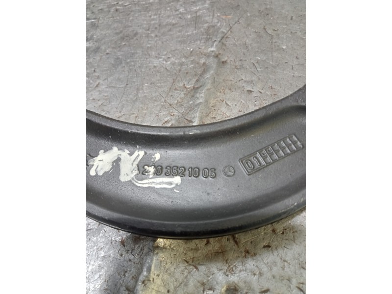 Recambio de brazo suspension superior trasero derecho para mercedes clase cl (w215) coupe 500 (215.375) referencia OEM IAM A2203