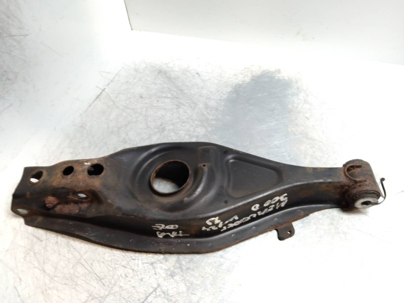 Recambio de brazo suspension inferior trasero derecho para mercedes clase e (w124) berlina 3.0 diesel cat referencia OEM IAM   