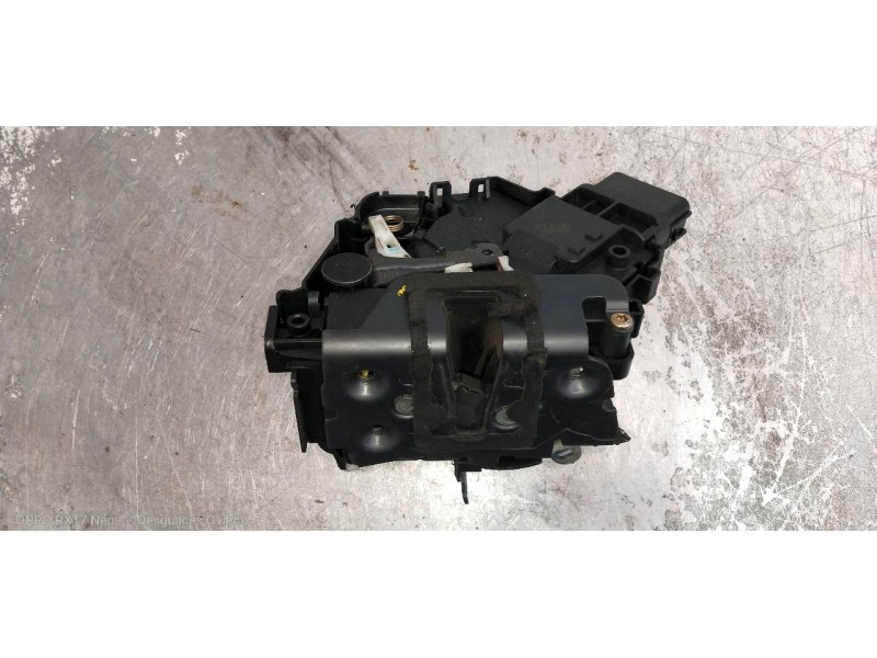 Recambio de motor cierre centralizado delantero izquierdo para ford focus berlina (cap) ambiente (d) referencia OEM IAM 3M5AR218