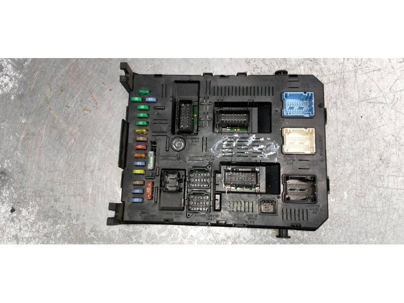 Recambio de caja reles / fusibles para citroen c5 berlina 2.0 hdi cat (rhr / dw10bted4) referencia OEM IAM 9660105980 BSI2004H05