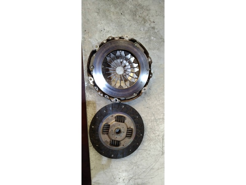 Recambio de kit embrague para peugeot expert kasten 2004 2000 hdi referencia OEM IAM   