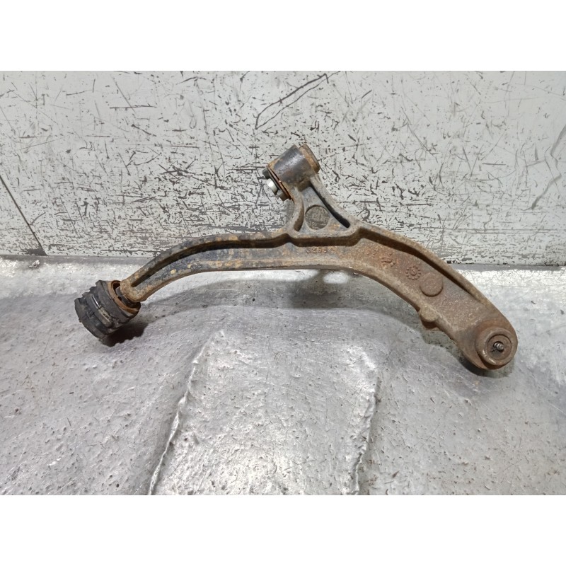 Recambio de brazo suspension inferior delantero izquierdo para chrysler voyager (rg) 2.5 crd se referencia OEM IAM 04694972AA  