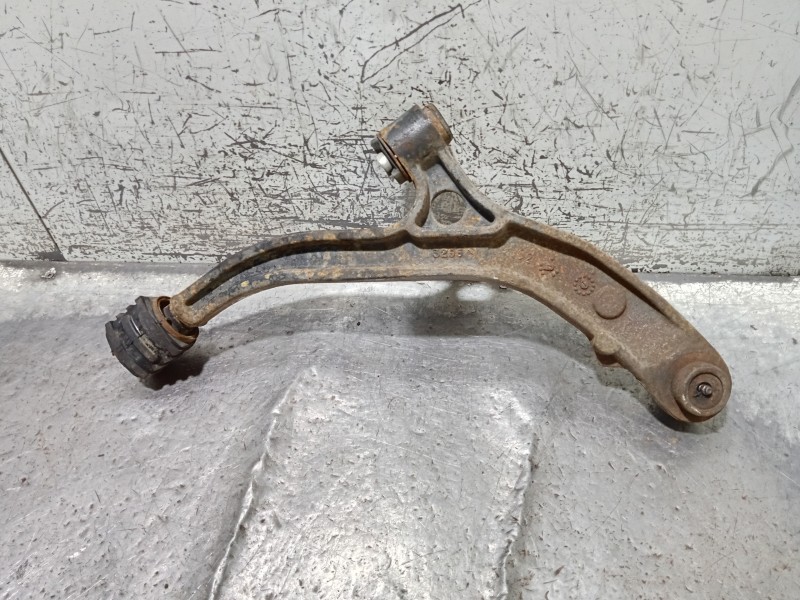 Recambio de brazo suspension inferior delantero izquierdo para chrysler voyager (rg) 2.5 crd se referencia OEM IAM 04694972AA  