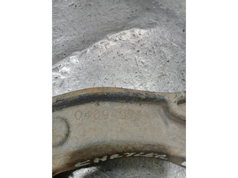 Recambio de brazo suspension inferior delantero izquierdo para chrysler voyager (rg) 2.5 crd se referencia OEM IAM 04694972AA  