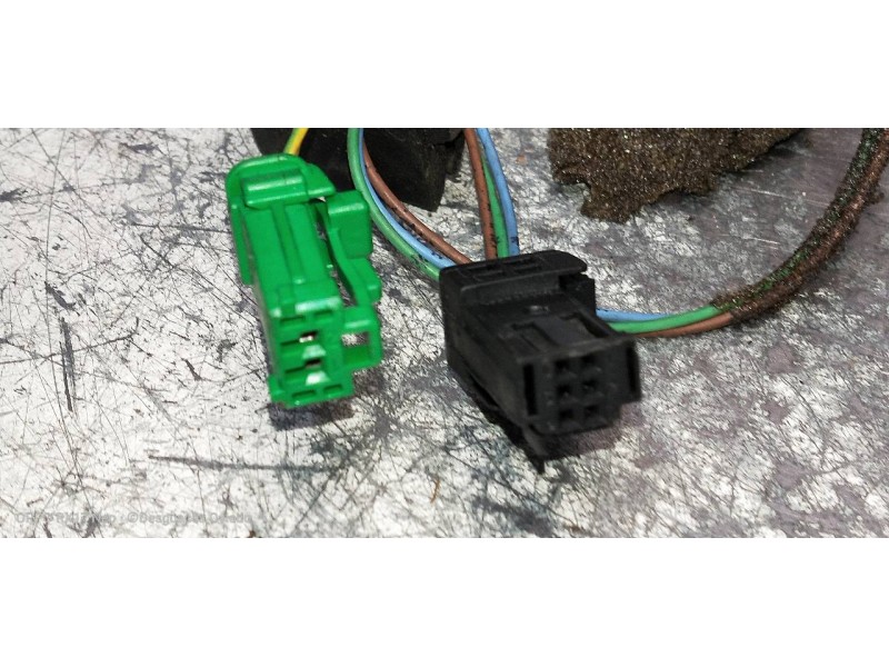 Recambio de retrovisor izquierdo para citroen c4 berlina collection referencia OEM IAM   