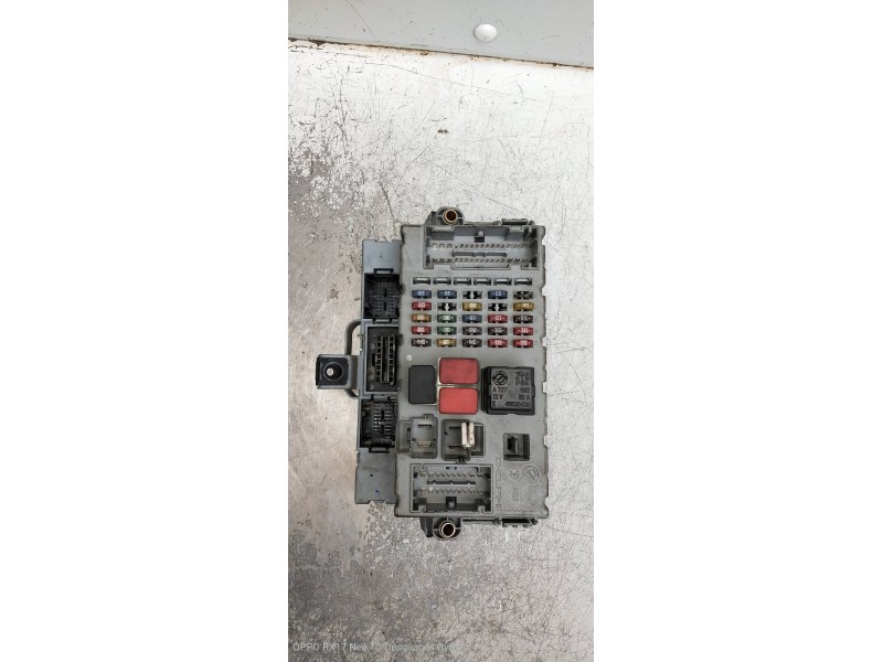 Recambio de caja reles / fusibles para fiat punto berlina (188) 1.2 8v active referencia OEM IAM 51744896  