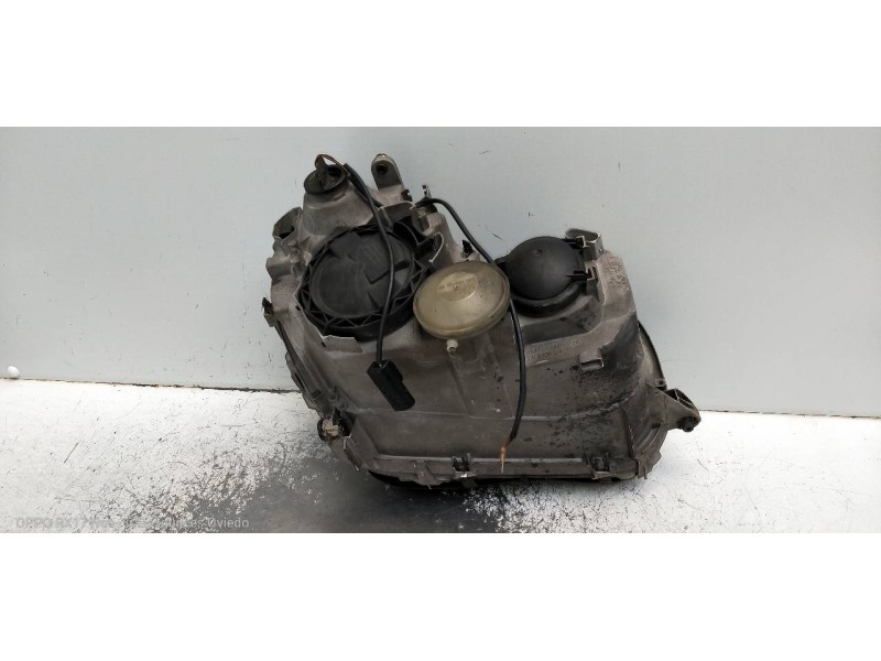 Recambio de faro izquierdo para mercedes clase c (w203) familiar 2.2 cdi cat referencia OEM IAM A2038200161 0301166201 