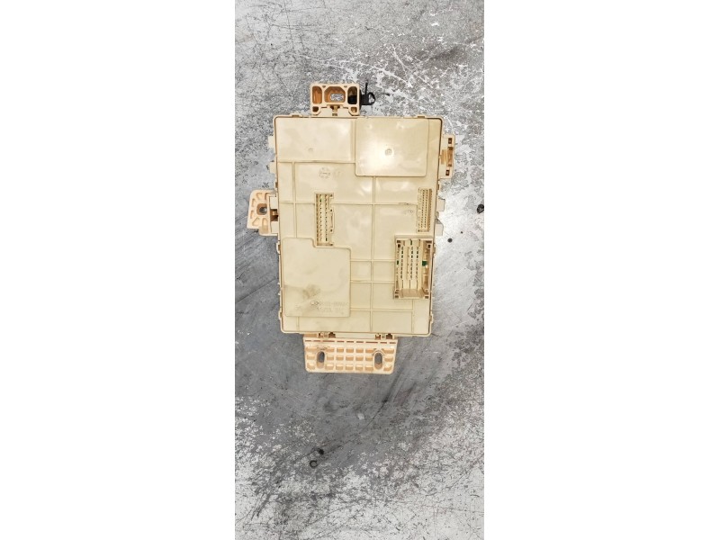 Recambio de caja reles / fusibles para kia cee´d drive referencia OEM IAM 91950A2130  