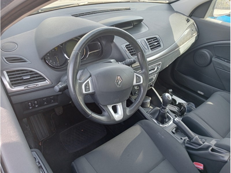 renault megane iii berlina 5 p del año 2012