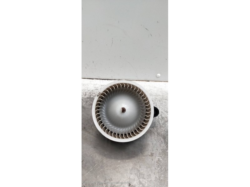 Recambio de motor calefaccion para kia cee´d drive referencia OEM IAM F00S3B2474  