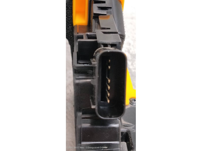 Recambio de motor cierre centralizado delantero izquierdo para kia cee´d drive referencia OEM IAM 81310A2400  