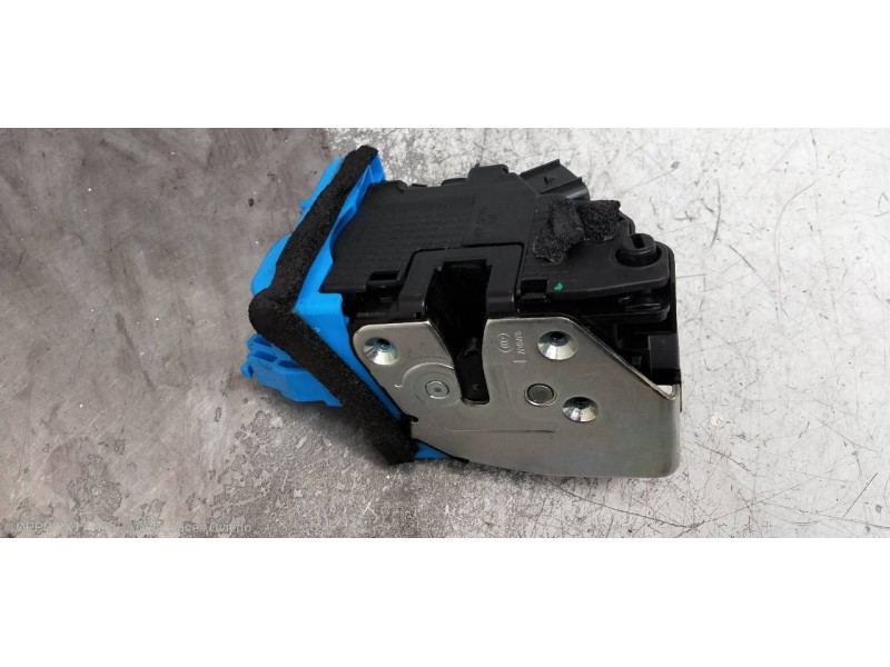 Recambio de motor cierre centralizado trasero izquierdo para kia cee´d drive referencia OEM IAM 81410A2400  