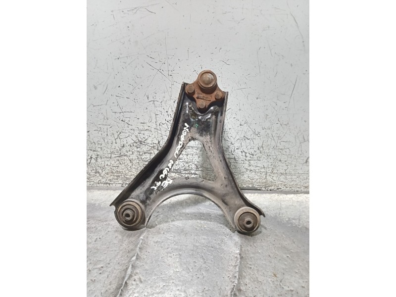 Recambio de brazo suspension inferior delantero derecho para ford mondeo berlina/familiar (fd) 1.8 16v cat referencia OEM IAM YS