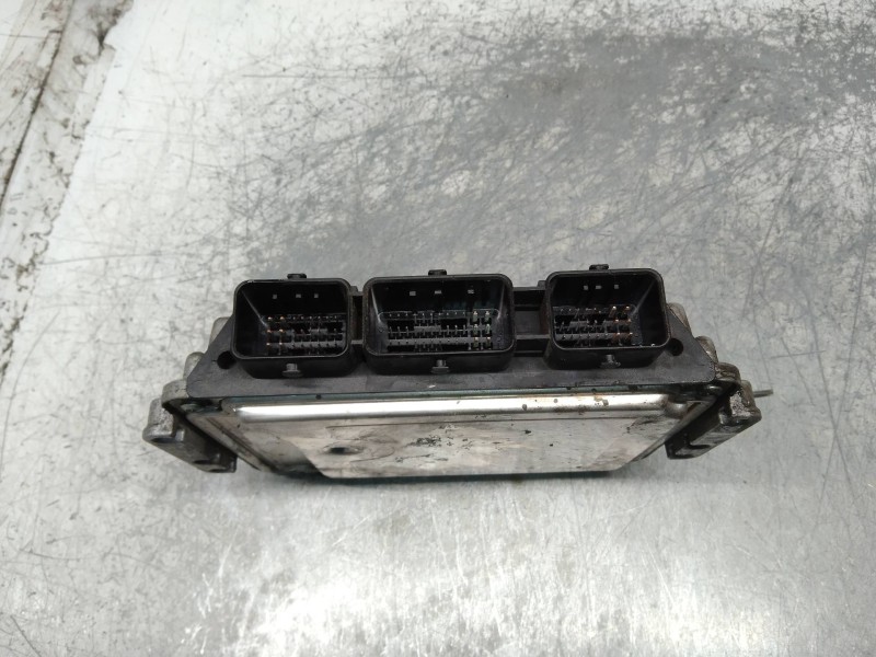 Recambio de centralita motor uce para nissan primera berlina (p12) acenta referencia OEM IAM 0281011646 23710AW324 8200305678 82