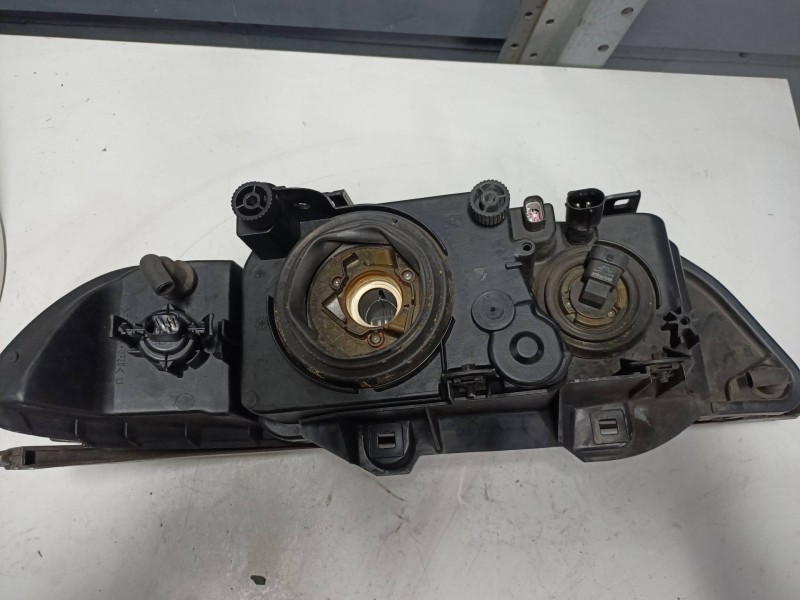 Recambio de faro izquierdo para bmw serie 5 berlina (e39) 525tds referencia OEM IAM   
