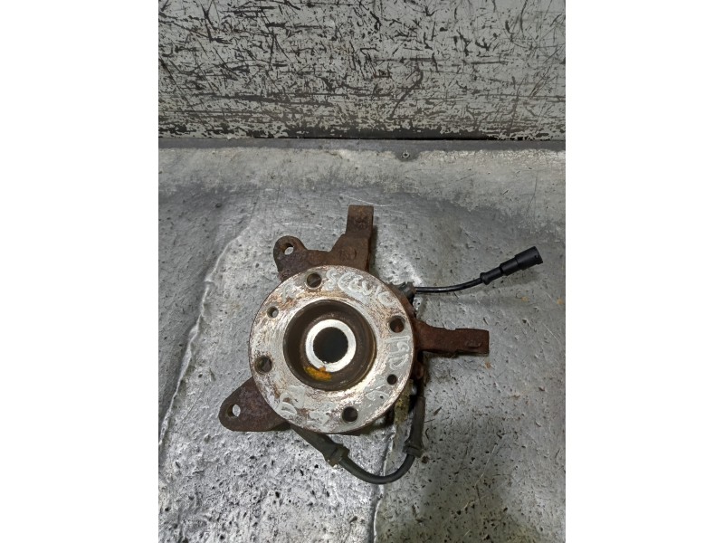 Recambio de mangueta delantera izquierda para renault megane i scenic (ja0) 1.9 d alize referencia OEM IAM   