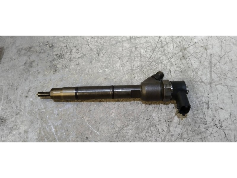 Recambio de inyector para hyundai i30 classic referencia OEM IAM 0445110320 38002A900 