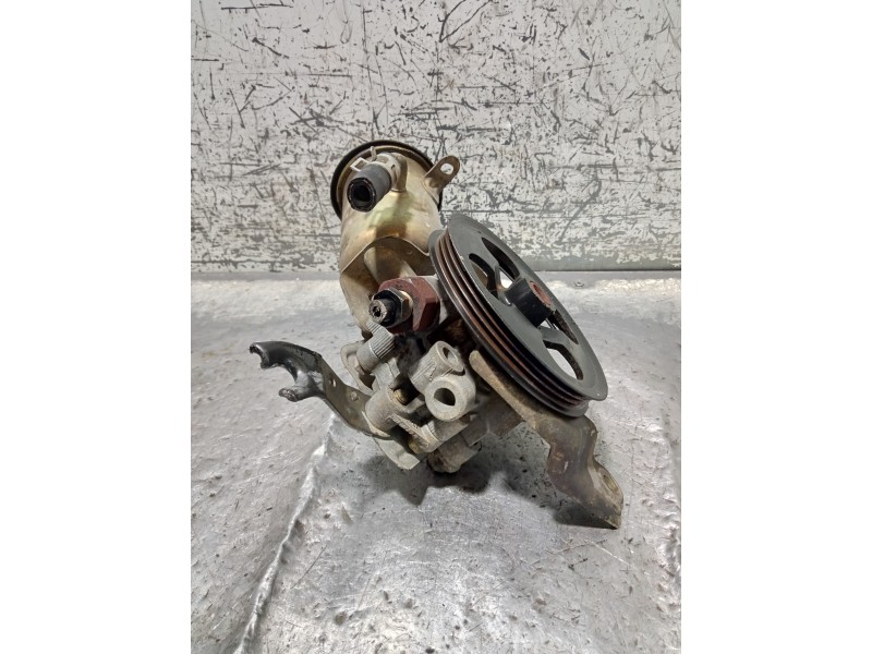 Recambio de bomba direccion para toyota yaris (ncp1/nlp1/scp1) 1.4 d-4d linea luna referencia OEM IAM   
