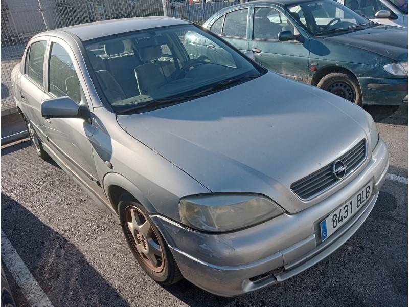 opel astra g berlina del año 2001