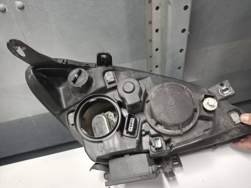 Recambio de faro izquierdo para citroen c5 berlina 2.0 hpi exclusive referencia OEM IAM 9644275380 89006853 XENON