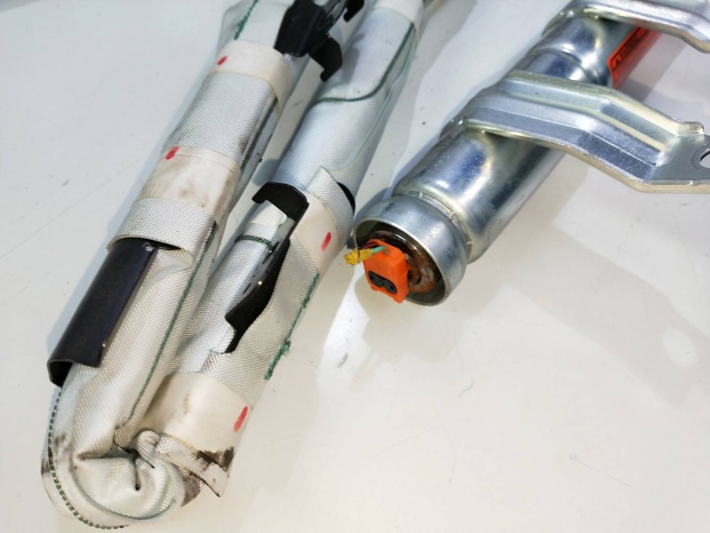 Recambio de airbag cortina delantero izquierdo para mazda 3 berlina (bk) referencia OEM IAM 608061401A  