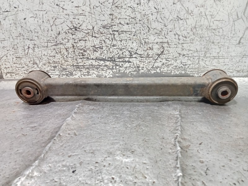 Recambio de brazo suspension inferior trasero izquierdo para jeep gr. cherokee (wh) 3.0 crd limited referencia OEM IAM   