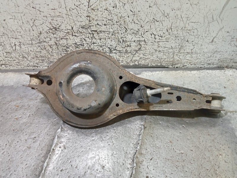 Recambio de brazo suspension inferior trasero derecho para ford c-max trend referencia OEM IAM   
